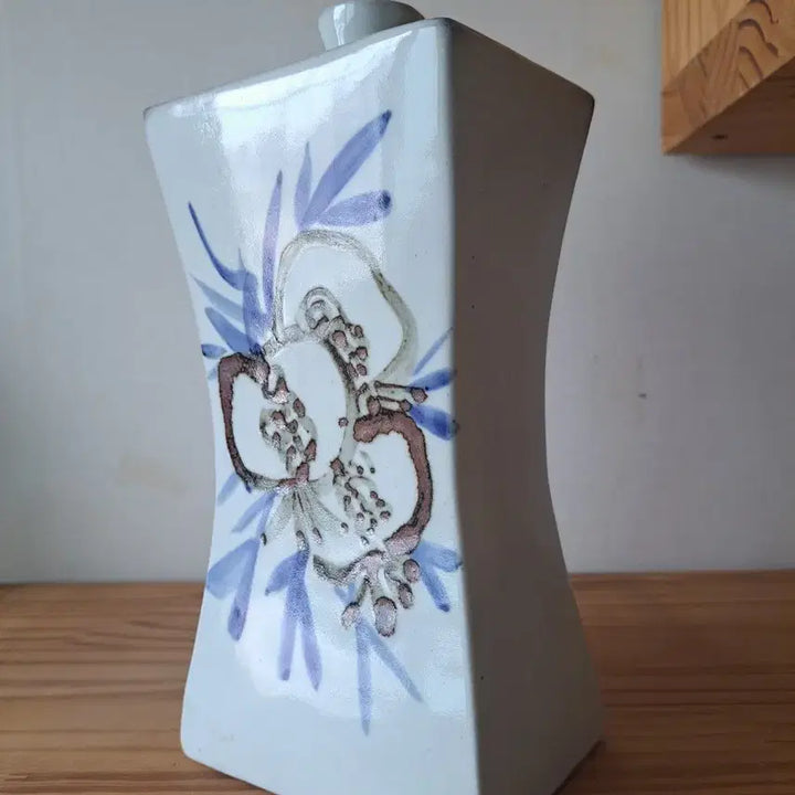 [BUNJANG] Master Jin Jongman Gogu Iron-Painted Celadon Ceramic Vase / 곡우 진종만 선생 철청화 도자기 작품