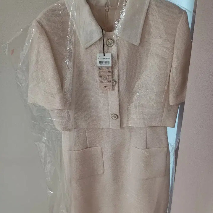 [SOLD OUT] 새상품] 리스트 트위드 원피스 카라