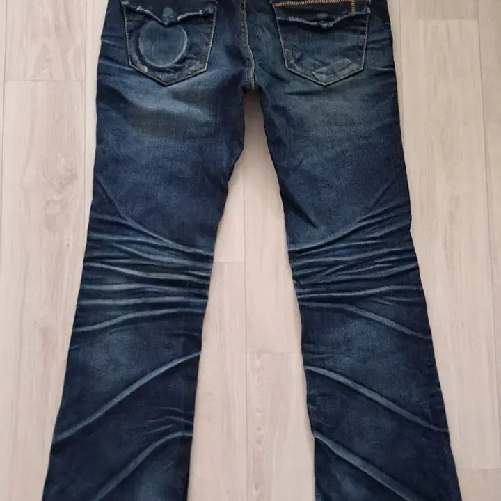 [BUNJANG] DINKY Cat Washing Semi Bootcut Jeans / DINKY]캣워싱 세미부츠컷 진팬츠/로우라이즈 로라이즈 골반청바지(새거)