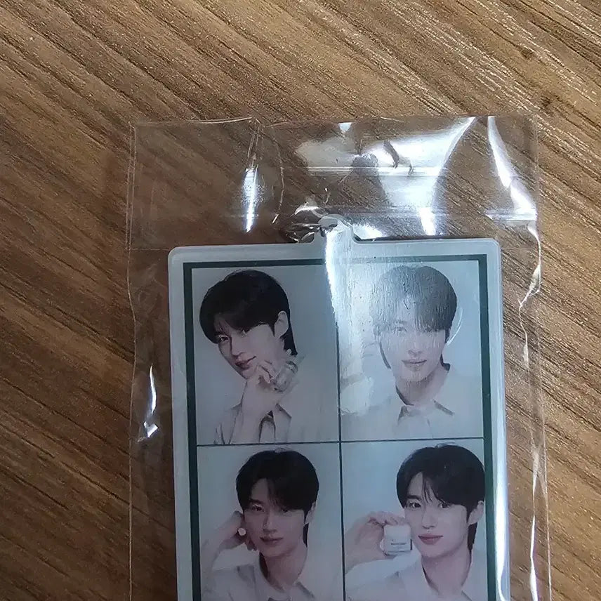 [BUNJANG] Byun Woo-seok Dr.G Photo Keychain / 닥터지 변우석 키링 4개 남았어요