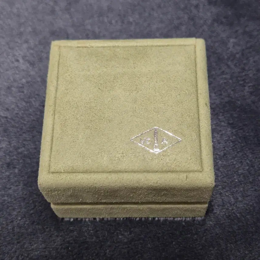 [BUNJANG] Van Cleef &amp; Arpels Alhambra Ring Case / 반클리프 반지 케이스 알함브라 링
