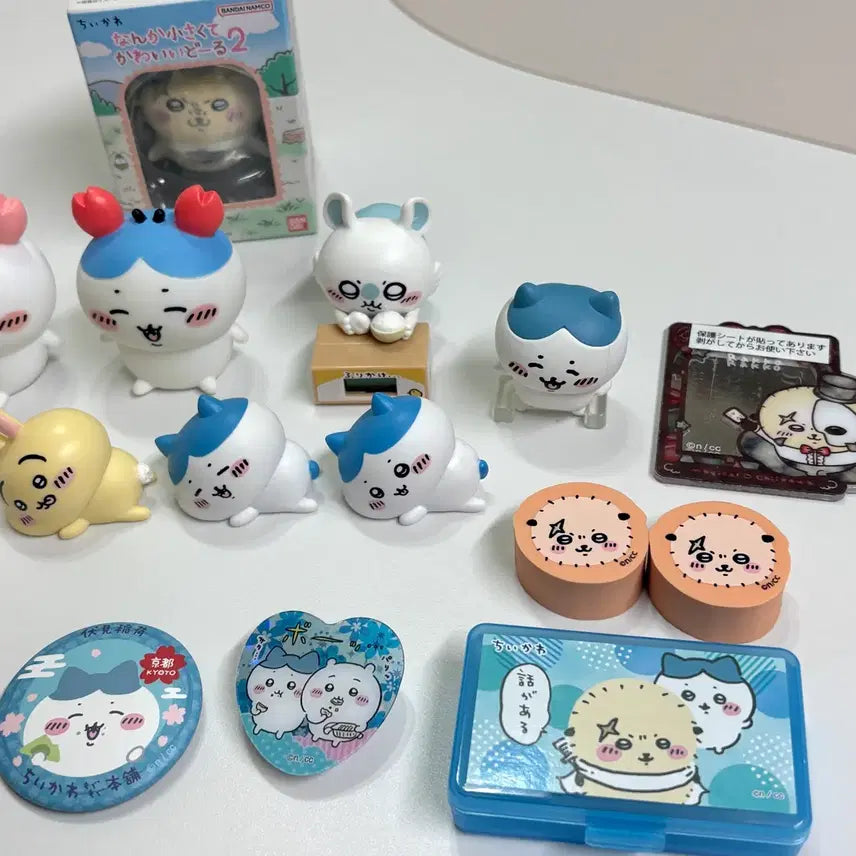 [BUNJANG] Chiikawa Gacha Figures, Pins, Soft Vinyl, Tin Cases, Mirrors, Flocked Set / 치이카와 가챠 피규어 핀뱃지 소프비 틴케이스 거울 플로키 일괄
