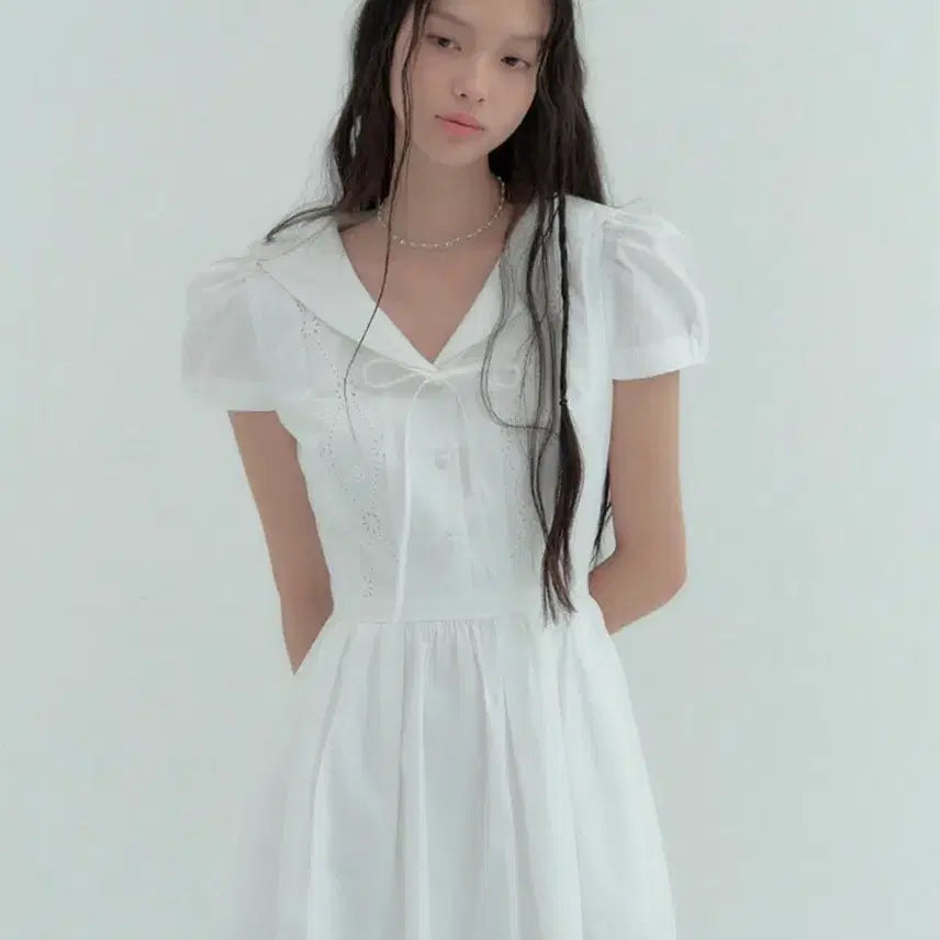 [BUNJANG] Flooum Daisy Punching Dress White / 플로움 데이지 펀칭 드레스 화이트 s