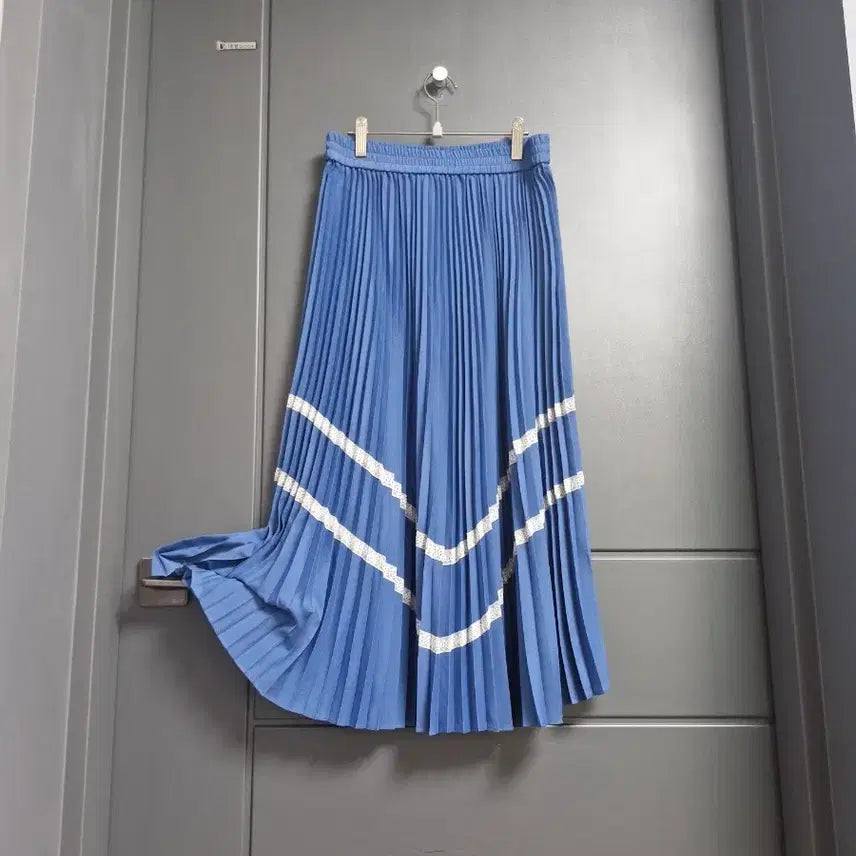 [BUNJANG] Second Floor Sky Blue Lace Pleated Skirt / 세컨 플로어 하늘색 레이스 메치플리츠 스커트 44ㅡ66