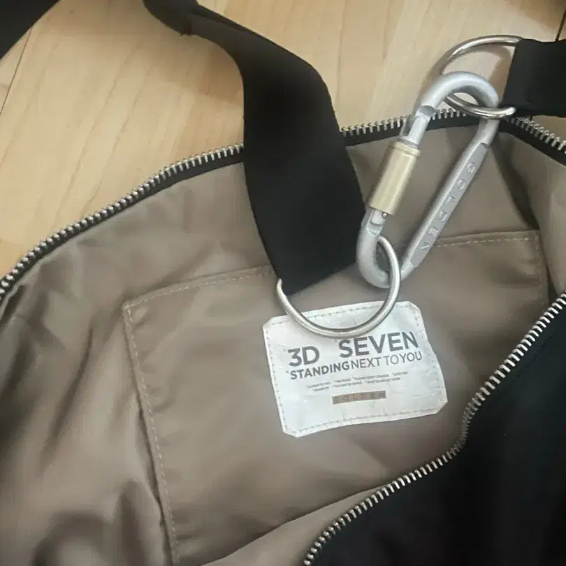 [BUNJANG] BTS Jungkook Golden Shoulder Bag / BTS 방탄 정국 JK 골든 숄더백