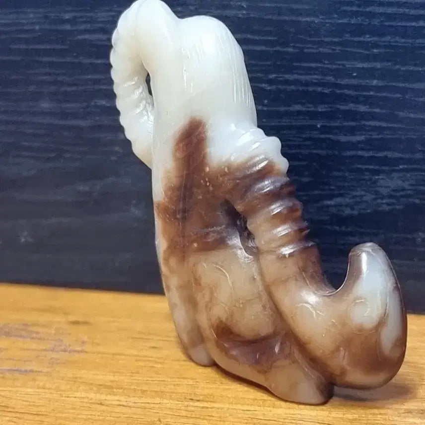 [BUNJANG] Natural Jade White Jade Dancing Woman Figurine / 자연 옥 백옥 춤추는 여인 인물상