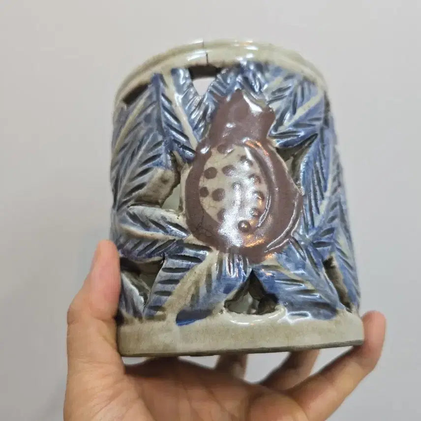 [BUNJANG] Antique Blue-and-White Porcelain Celadon Brush Holder with Lattice Carving / 골동품 청화백자진사 투각필통