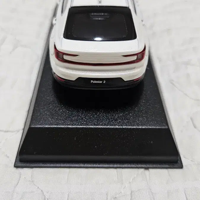 [BUNJANG] New Polestar 2 Snow White 1/43 Scale Model / 신형 폴스타2 스노우 화이트 1/43
