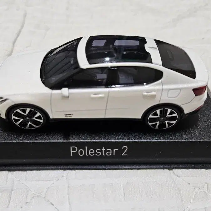 [BUNJANG] New Polestar 2 Snow White 1/43 Scale Model / 신형 폴스타2 스노우 화이트 1/43