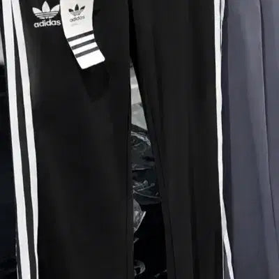 [BUNJANG] Adidas Flare Bootcut Leggings / 새거 아디다스레깅스 아디다스부츠컷레깅스 플레어드 레깅스
