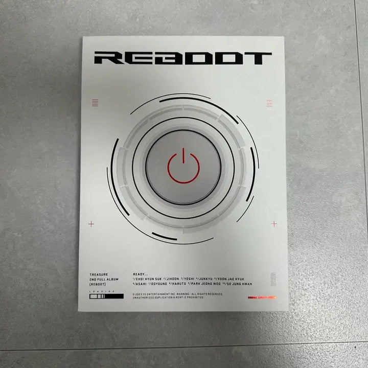 [BUNJANG] TREASURE The Second Album REBOOT White Version Photobook / 트레저 정규 2집 리부트 화이트 버전 판매합니다