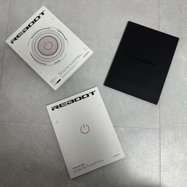 [BUNJANG] TREASURE The Second Album REBOOT White Version Photobook / 트레저 정규 2집 리부트 화이트 버전 판매합니다