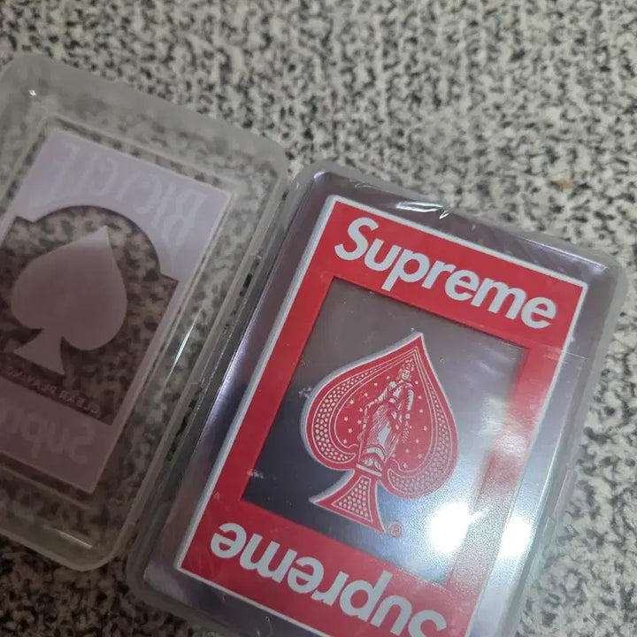 [BUNJANG] Supreme Bicycle Clear Playing Cards / 슈프림 바이시클 클리어 플레잉 카드