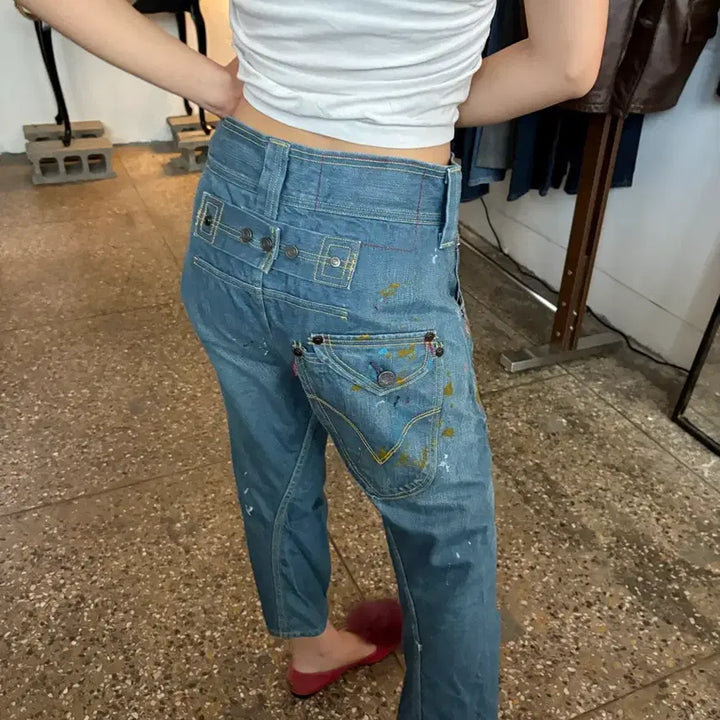 [SOLD OUT] Levis 엔지니어드 진 신치백 반바지