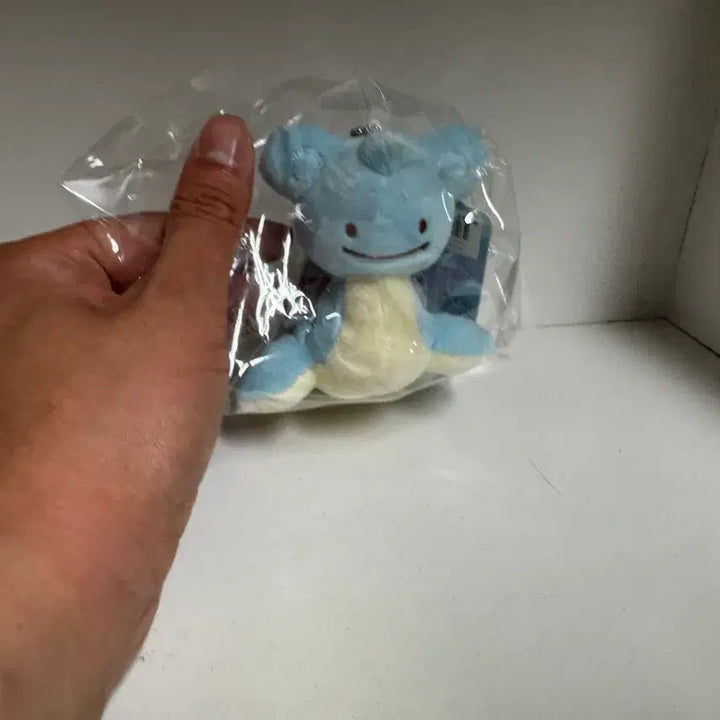 [BUNJANG] Transforming Ditto Lapras Mascot Keychain / 변신 메타몽 라프라스 마스코트(키링)