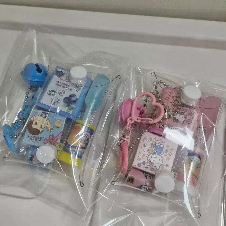 [BUNJANG] Sanrio Hello Kitty Miniature Gacha Pouch Keychain / 선착 특가 헬로키티 간식 미니어쳐 가챠 파우치 키링