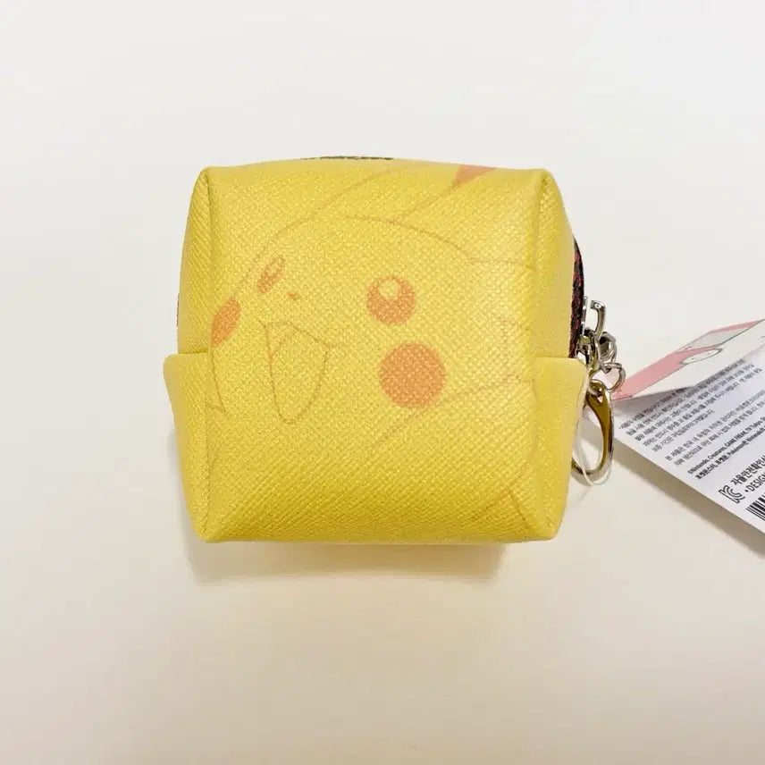 [BUNJANG] Pikachu Cube Pouch (6cm) / 피카츄 큐브 파우치 (6cm)