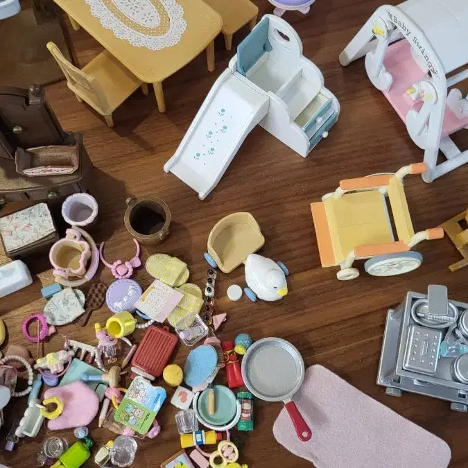 [BUNJANG] Sylvanian Families House, Dolls, and Accessories Set / 실바니안 패밀리 집과 인형 그리고 소품