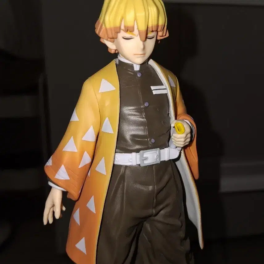 [BUNJANG] Demon Slayer Agatsuma Zenitsu Figure / 귀멸의 칼날 아가츠마 젠이츠 피규어