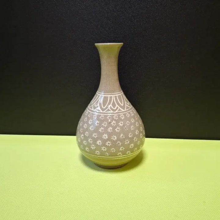 [BUNJANG] Cheongpa Lee Eun-gu Inhwamun Vase / 청파 이은구 인화문병 도자기