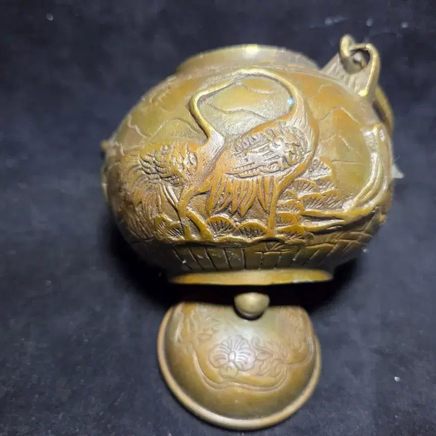 [BUNJANG] Antique Copper Teapot with Engraved Patterns / 동 으로 제작된 주전자  (무료배송)