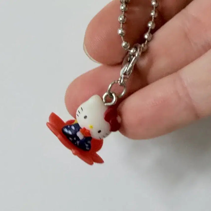 [BUNJANG] Sanrio Maple Kitty Classic Kitty Strap Keychain / 단풍키티 고전키티 키티스트랩 키티키링