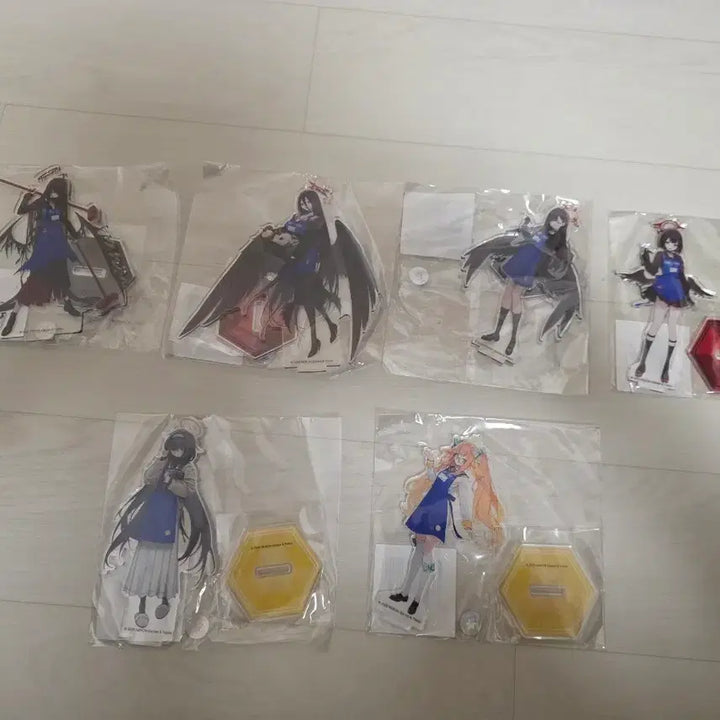 [BUNJANG] Blue Archive Official &amp; Collaboration Acrylic Stand / 블루아카이브 공식 및 콜라보 아크릴 스탠드 판매합니다.