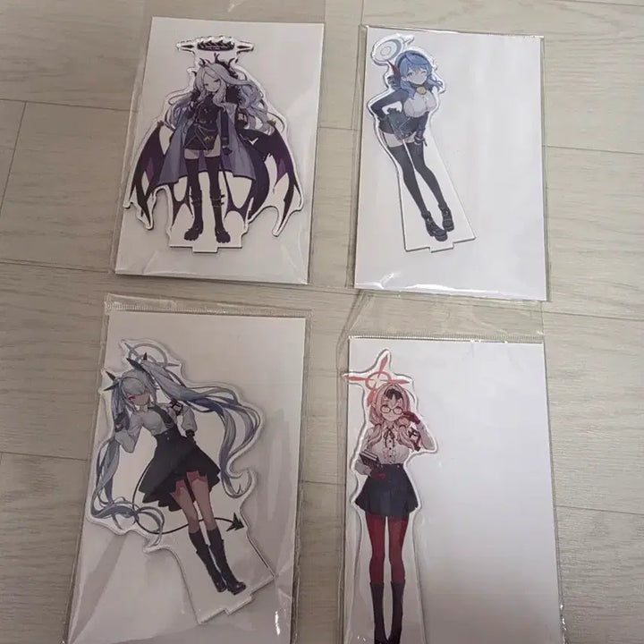 [BUNJANG] Blue Archive Official &amp; Collaboration Acrylic Stand / 블루아카이브 공식 및 콜라보 아크릴 스탠드 판매합니다.
