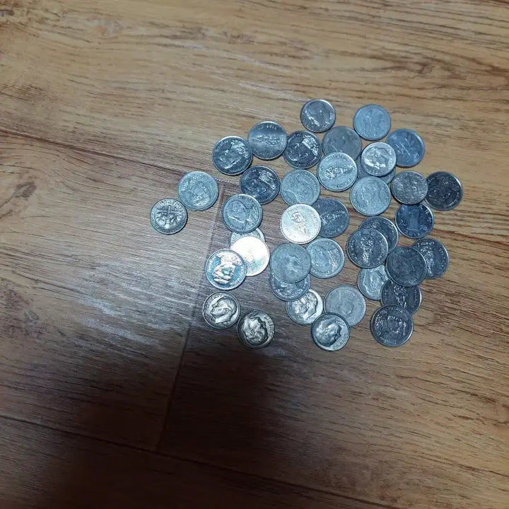 [BUNJANG] Foreign Coin Collection (84 pcs) / 외국동전(84개)