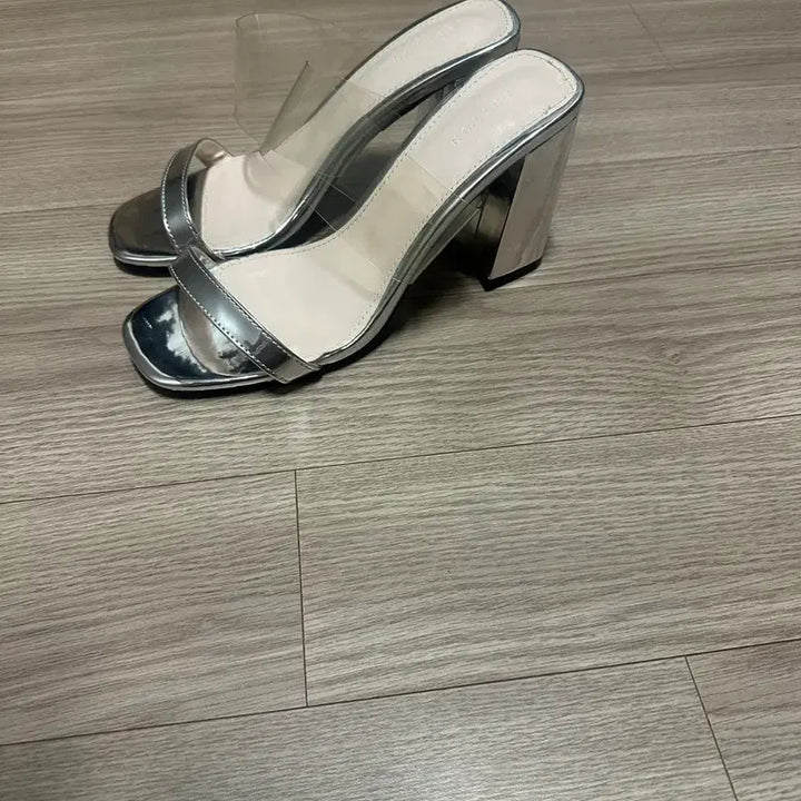 [BUNJANG] Transparent Strap Silver Heels - New / 투명 스트랩 실버 힐 새상품 240
