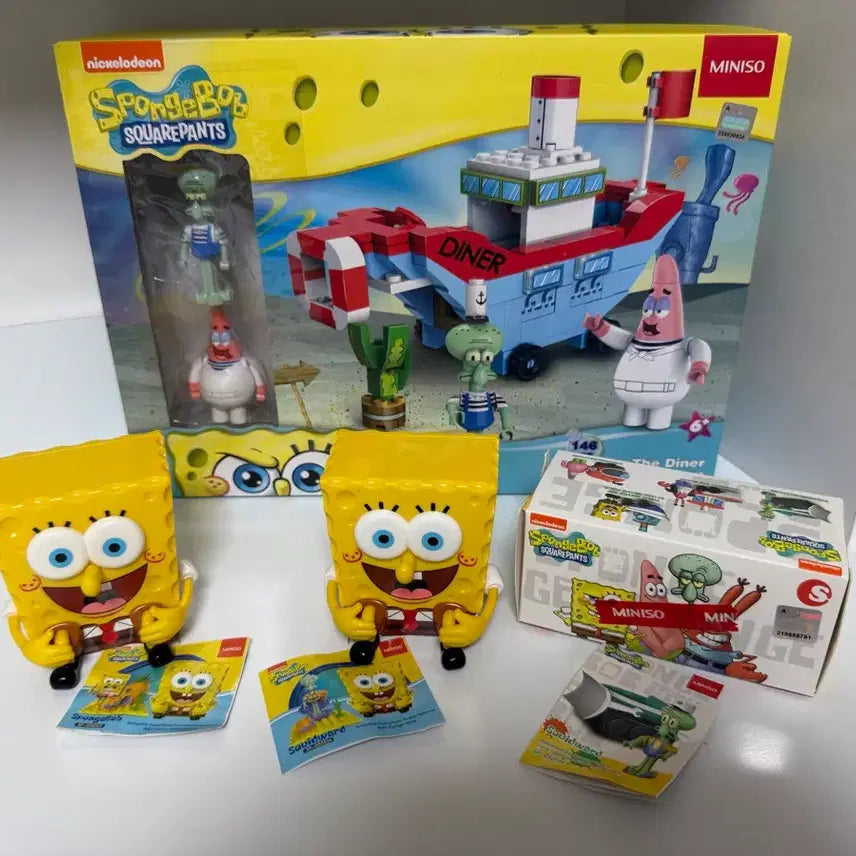 [BUNJANG] SpongeBob SquarePants LEGO Bundle Set with 3 Random Miniso Blind Boxes / 게시글확인) 스폰지밥 레고 + 레고 랜덤깜 3개 일괄 미니소제품