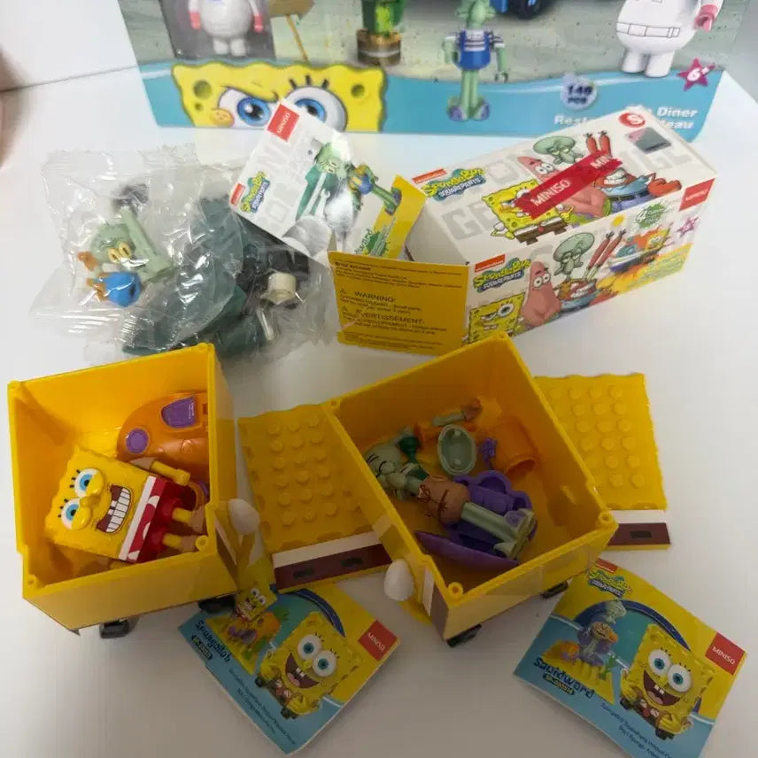 [BUNJANG] SpongeBob SquarePants LEGO Bundle Set with 3 Random Miniso Blind Boxes / 게시글확인) 스폰지밥 레고 + 레고 랜덤깜 3개 일괄 미니소제품