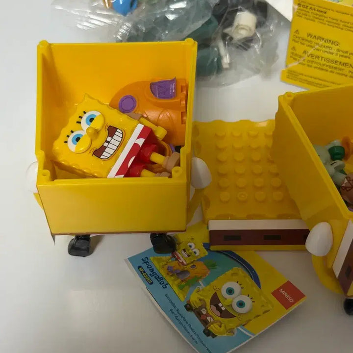 [BUNJANG] SpongeBob SquarePants LEGO Bundle Set with 3 Random Miniso Blind Boxes / 게시글확인) 스폰지밥 레고 + 레고 랜덤깜 3개 일괄 미니소제품