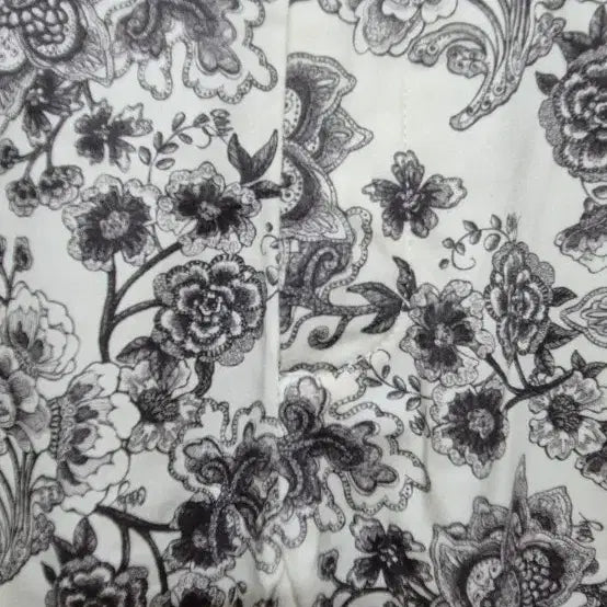 [BUNJANG] Oilily White &amp; Black Flower Pattern Slacks / 오일릴리(정품) 화이트&amp;블랙 플라워 패턴 슬랙스 30