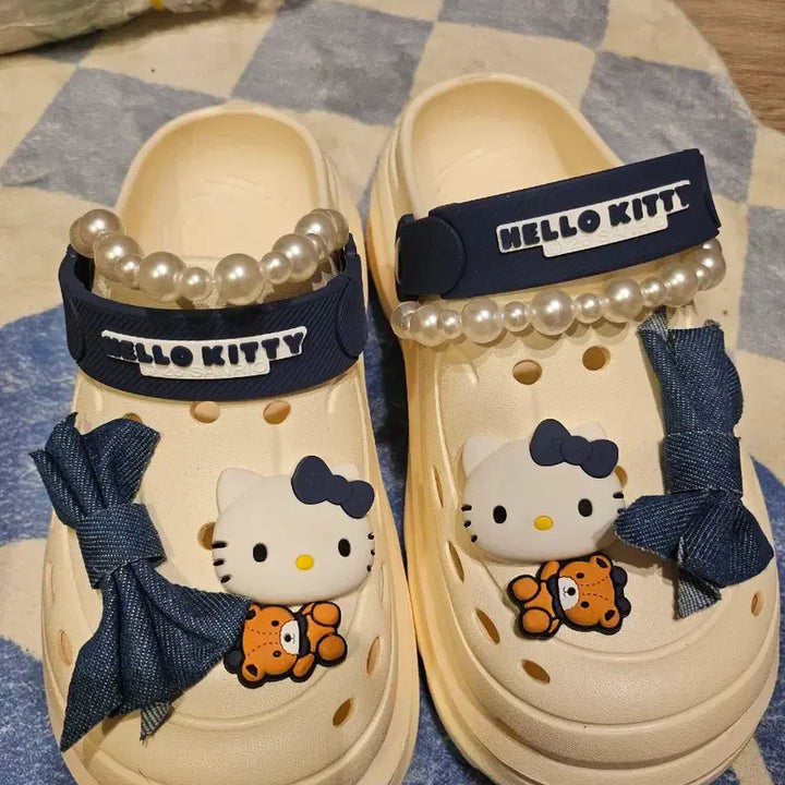 [BUNJANG] Sanrio x Crocs Hello Kitty Clogs (235-240mm) / 산리오키티크록스235ㅡ240새거2개