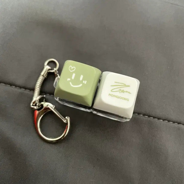[BUNJANG] ATEEZ Hongjoong Keycap Keyring BR MUD / 에이티즈 홍중 키캡키링 비알머드