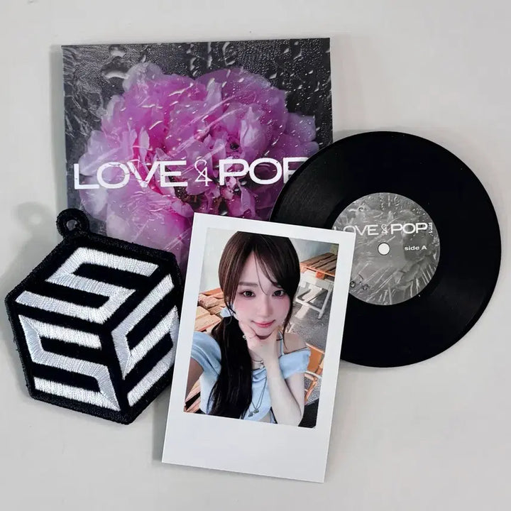 [BUNJANG] tripleS Wappen Album Seoyeon Dahyun Photocard / 트리플에스 와펜 앨범 서연 다현 교환 양도 합니다 wappen