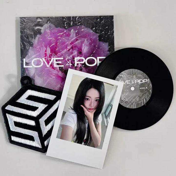[BUNJANG] tripleS Wappen Album Seoyeon Dahyun Photocard / 트리플에스 와펜 앨범 서연 다현 교환 양도 합니다 wappen