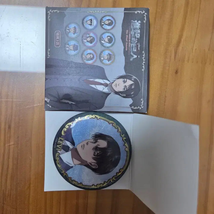 [BUNJANG] Attack on Titan Levi Glitter Can Badge / 진격의거인 리바이 캔뱃지