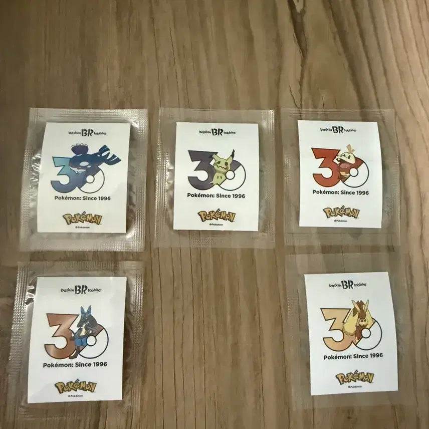 [BUNJANG] Baskin Robbins Pokemon 30th Anniversary Stickers / 베라 포켓몬 30주년 스티커 일괄 판매합니다