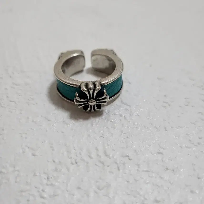[BUNJANG] Silver-Plated Open Ring Size 12 with Turquoise Cross Charm / 실버 도금 오픈링 12호