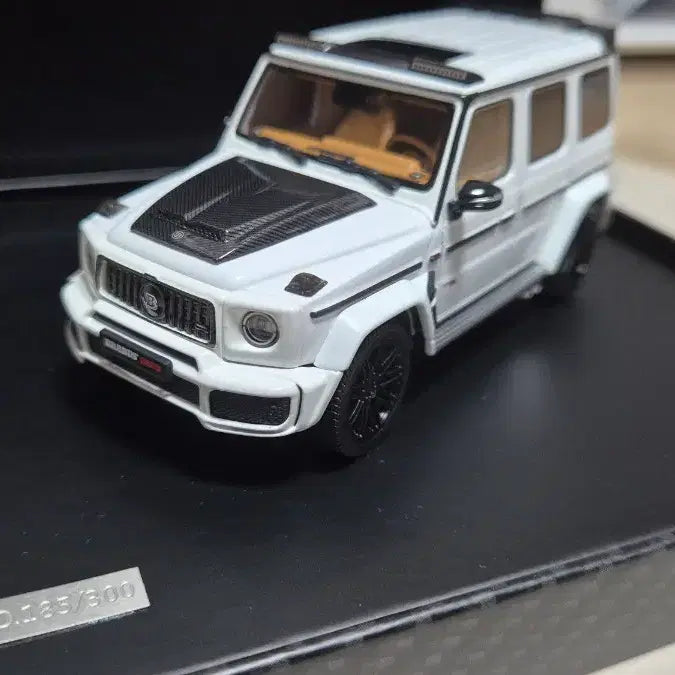 [BUNJANG] Almost Real Brabus G800 Wide Star (White) 1/43 Scale / 1/43 브라부스 벤츠 amg 지바겐(화이트) 판매