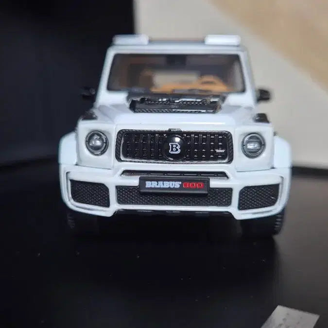 [BUNJANG] Almost Real Brabus G800 Wide Star (White) 1/43 Scale / 1/43 브라부스 벤츠 amg 지바겐(화이트) 판매