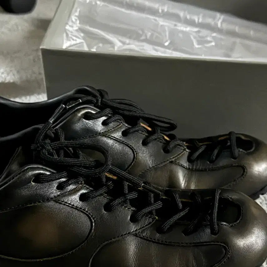 [BUNJANG] Romantic Move x DNSR Collaboration Vintage Sneakers / (매물없음)로맨틱무브xDNSR 콜라보 빈티지 스니커즈 (260)