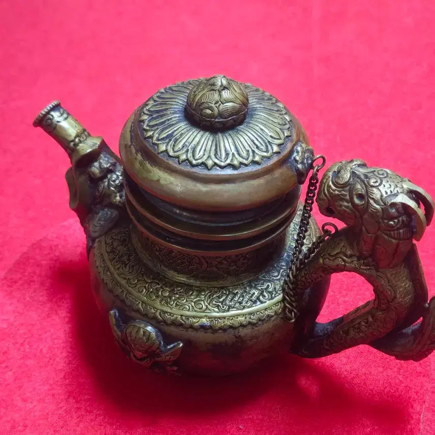 [BUNJANG] Antique Tibetan Style Bronze Teapot with Dragon and Makara Carvings / 앤틱 티베트 스타일 드래곤 청동 주전자 (용 조각 / 풍수 인테리어 수집