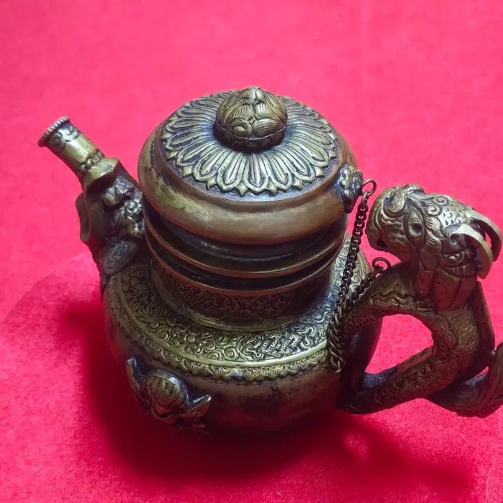 [BUNJANG] Antique Tibetan Style Bronze Teapot with Dragon and Makara Carvings / 앤틱 티베트 스타일 드래곤 청동 주전자 (용 조각 / 풍수 인테리어 수집