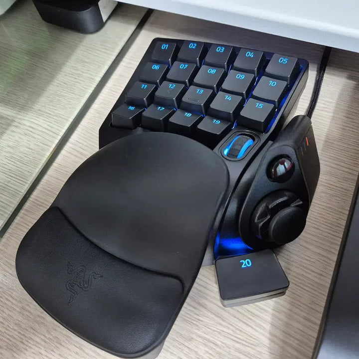 [BUNJANG] Razer Tartarus Pro One-Handed Keyboard / Razer Tartarus Pro/레이저 타르타로스 Pro 한손키보드
