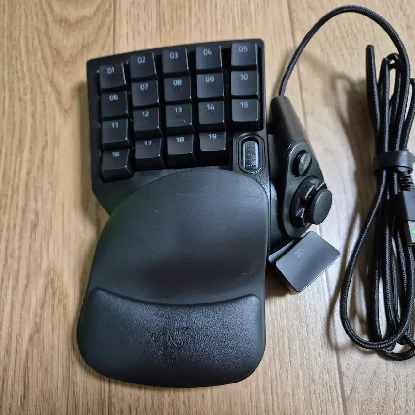 [BUNJANG] Razer Tartarus Pro One-Handed Keyboard / Razer Tartarus Pro/레이저 타르타로스 Pro 한손키보드