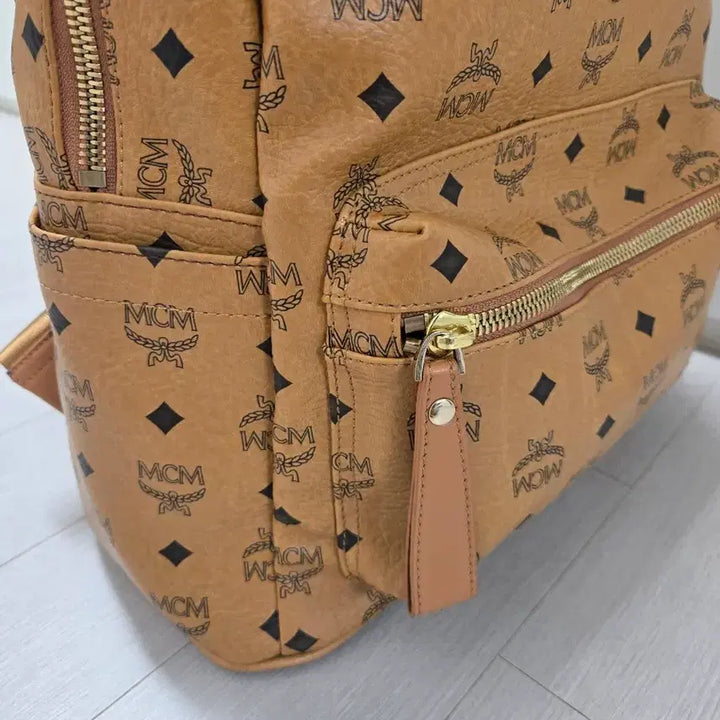 [BUNJANG] MCM Studded Logo Backpack Brown / mcm 백팩