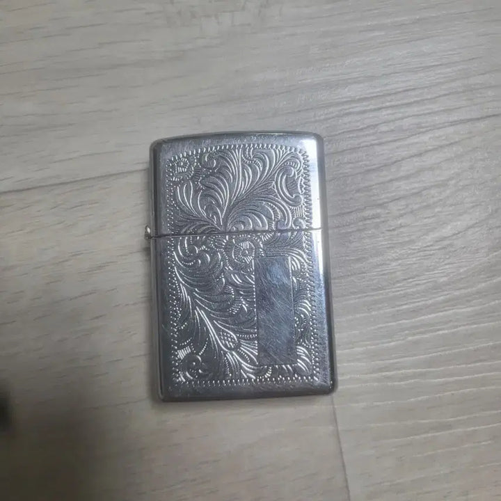 [BUNJANG] Silver Zippo Lighter Flower Pattern / 지포 라이터